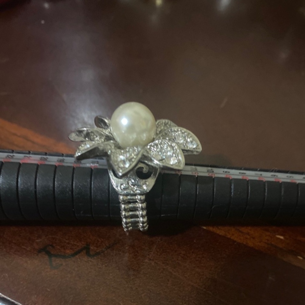 Flower ring - Picture 2 of 4